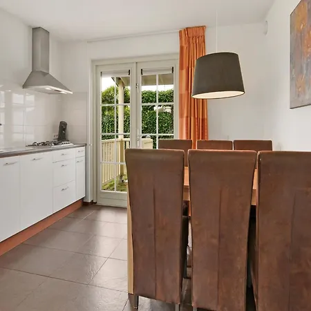 In Zuytland Buiten By The Water