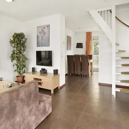 In Zuytland Buiten By The Water Simonshaven