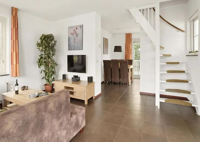 In Zuytland Buiten By The Water Simonshaven